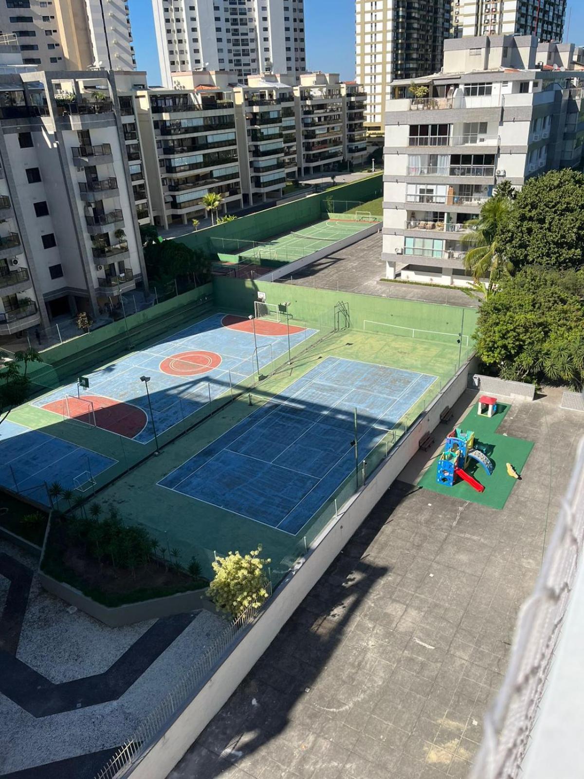 Cobertura Incrivel, Silenciosa E Familiar Com Sala Ampla, Cozinha Americana, 3 Quartos, Area Gourmet, Terraco Aberto Com Churrasqueira E Jacuzzi Na Da Barra Da Tijuca - - Apto Inteiro So Pra Voce